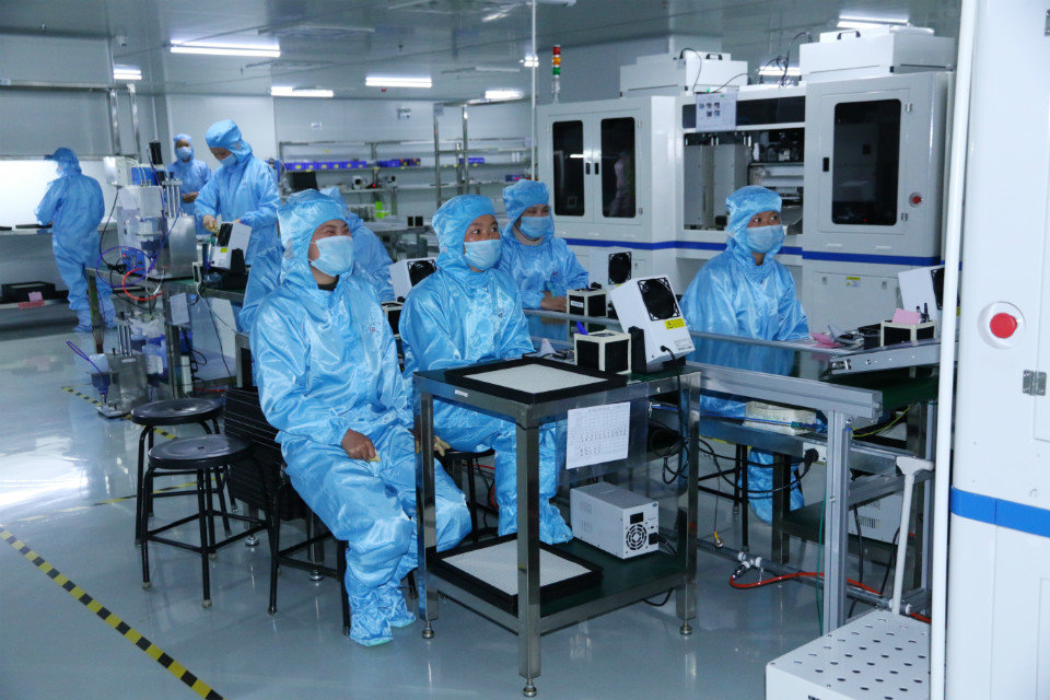 液晶顯示屏生產(chǎn)車間